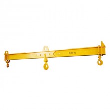 Траверса с двумя переставными крюками